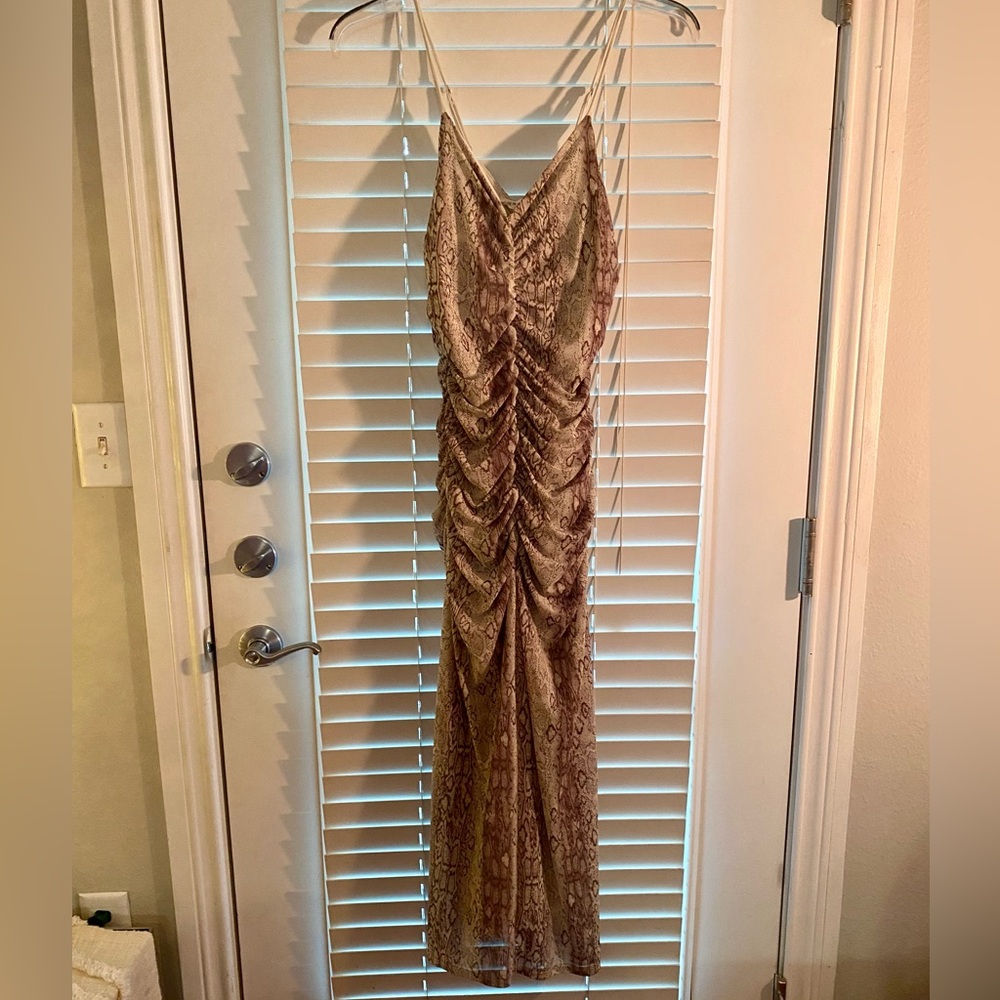 3/$12 - Pie In The Sky Elegant Brown Snake Print Body-con Maxi Dress